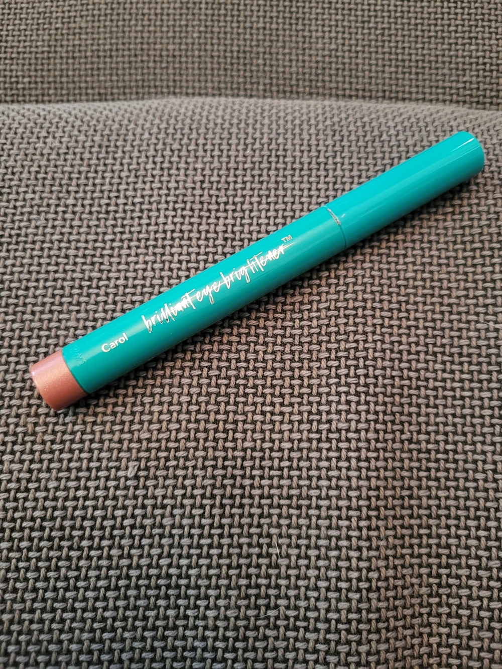 Thrive Causemetics Eye Brightener, Shade: Carol, Pink/gold - Picture 2 of 2